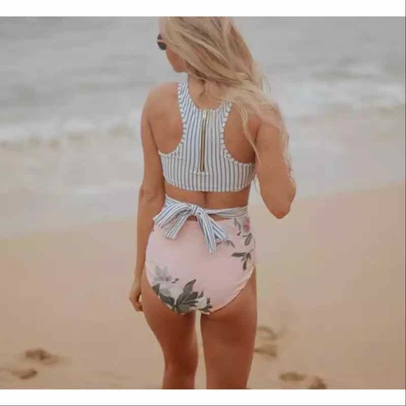 ✨HP!✨Striped Retro Floral One Piece Swimsuit✨ - Picture 6 of 8